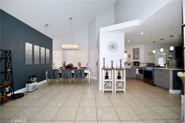 18465 Tarpon Lane, Victorville, CA 92395