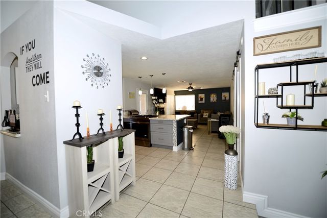 18465 Tarpon Lane, Victorville, CA 92395