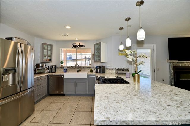 18465 Tarpon Lane, Victorville, CA 92395