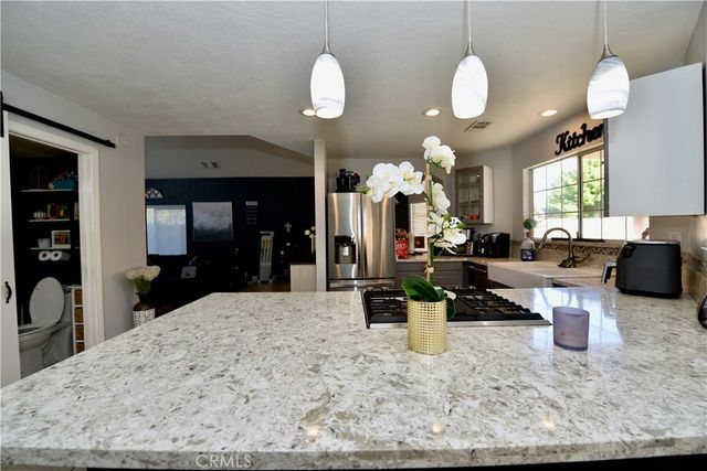 18465 Tarpon Lane, Victorville, CA 92395