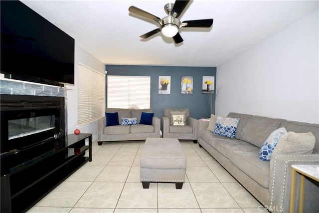 18465 Tarpon Lane, Victorville, CA 92395