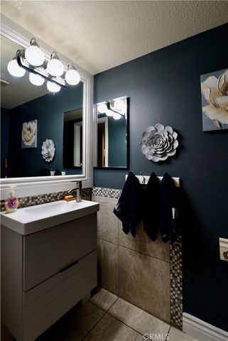 18465 Tarpon Lane, Victorville, CA 92395