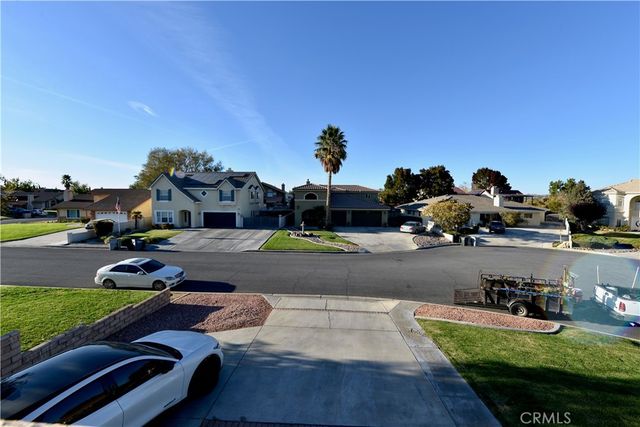 18465 Tarpon Lane, Victorville, CA 92395