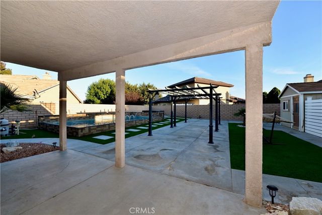 18465 Tarpon Lane, Victorville, CA 92395