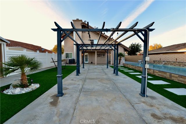 18465 Tarpon Lane, Victorville, CA 92395