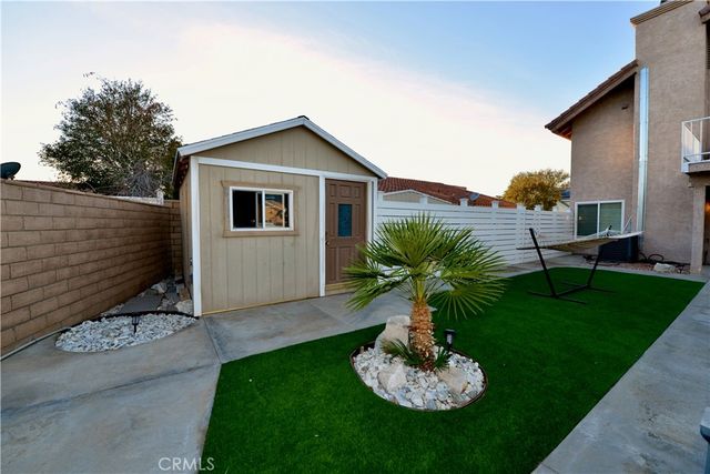 18465 Tarpon Lane, Victorville, CA 92395