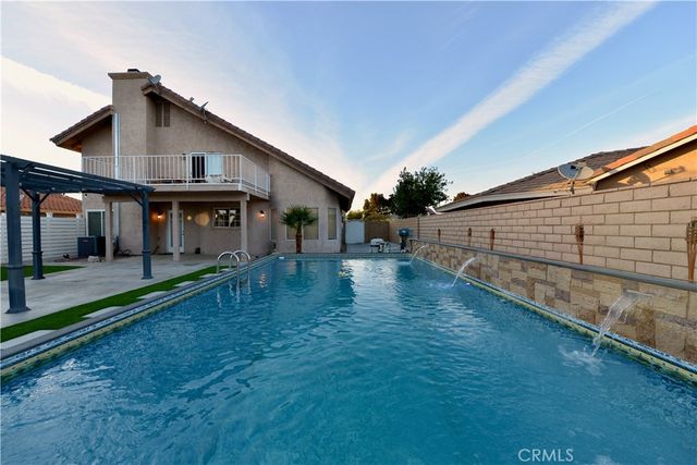 18465 Tarpon Lane, Victorville, CA 92395