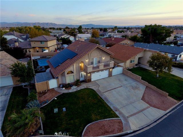18465 Tarpon Lane, Victorville, CA 92395