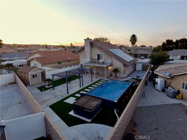 18465 Tarpon Lane, Victorville, CA 92395