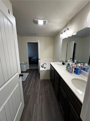 900 Dove Chase Lane, College Station, TX 77845