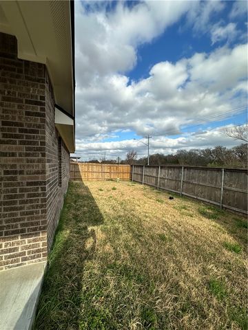 900 Dove Chase Lane, College Station, TX 77845