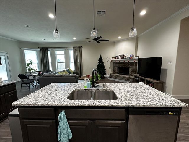 900 Dove Chase Lane, College Station, TX 77845