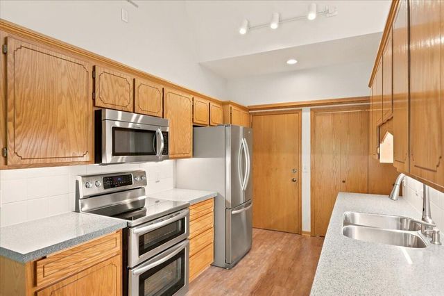 1006 ARBOR RIDGE Circle, Council Bluffs, IA 51503
