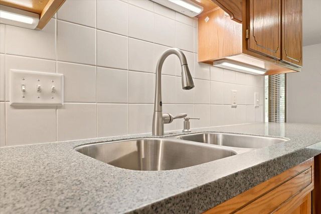1006 ARBOR RIDGE Circle, Council Bluffs, IA 51503