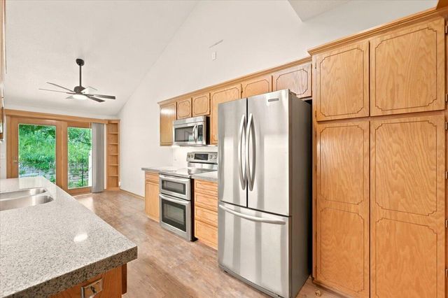 1006 ARBOR RIDGE Circle, Council Bluffs, IA 51503