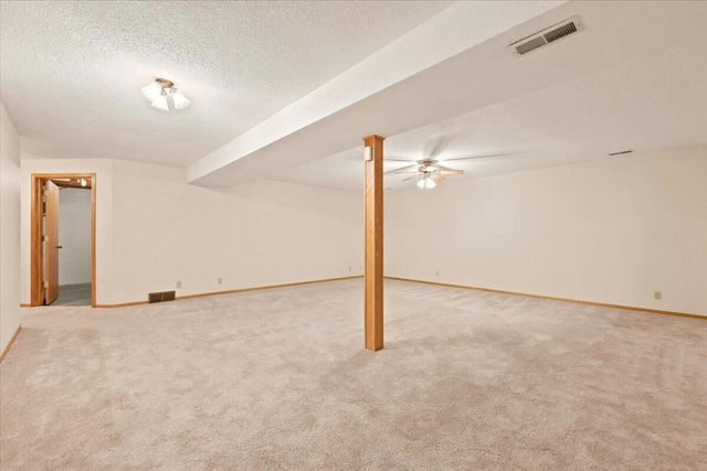 1006 ARBOR RIDGE Circle, Council Bluffs, IA 51503