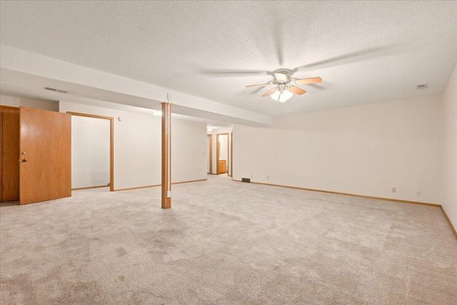 1006 ARBOR RIDGE Circle, Council Bluffs, IA 51503