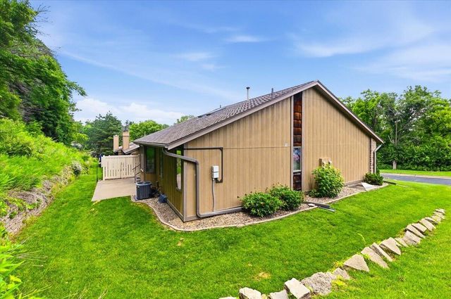 1006 ARBOR RIDGE Circle, Council Bluffs, IA 51503
