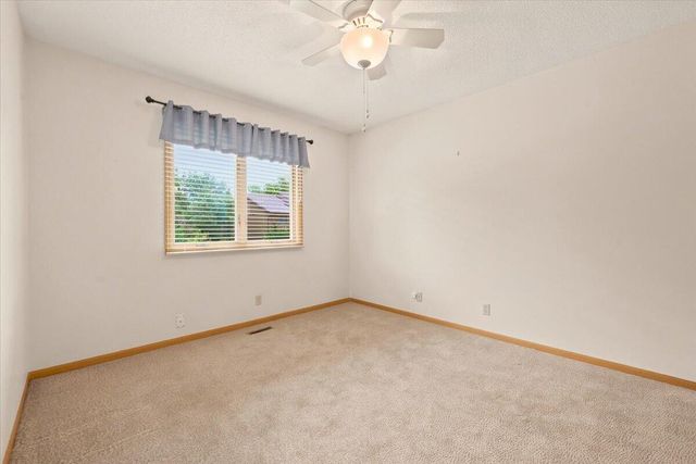 1006 ARBOR RIDGE Circle, Council Bluffs, IA 51503