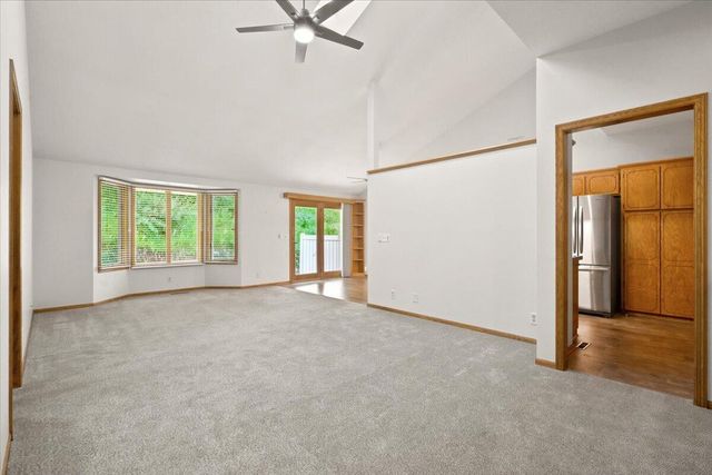 1006 ARBOR RIDGE Circle, Council Bluffs, IA 51503
