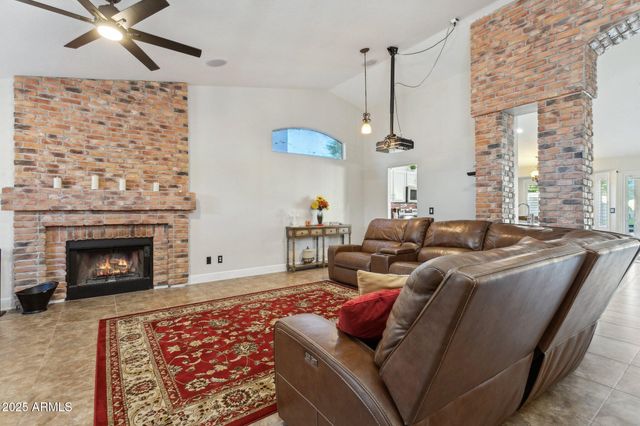 4740 E VILLA MARIA Drive, Phoenix, AZ 85032