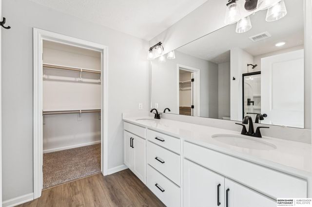 2167 N Aaron Way, Fremont, NE 68025