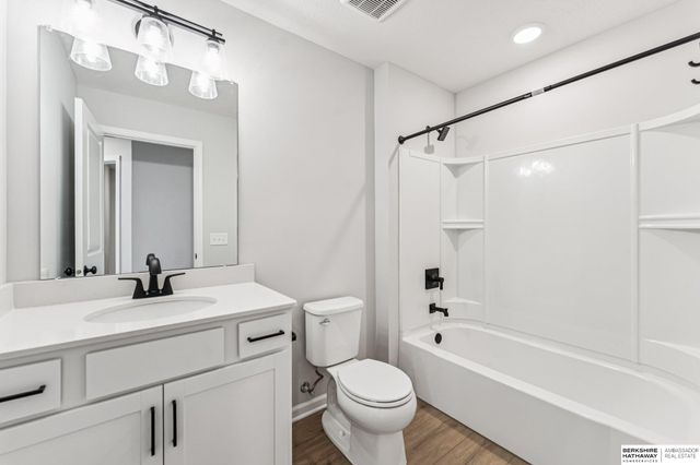 2167 N Aaron Way, Fremont, NE 68025