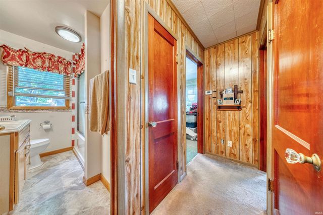 1913 Hicks Drive, Evansville, IN 47714