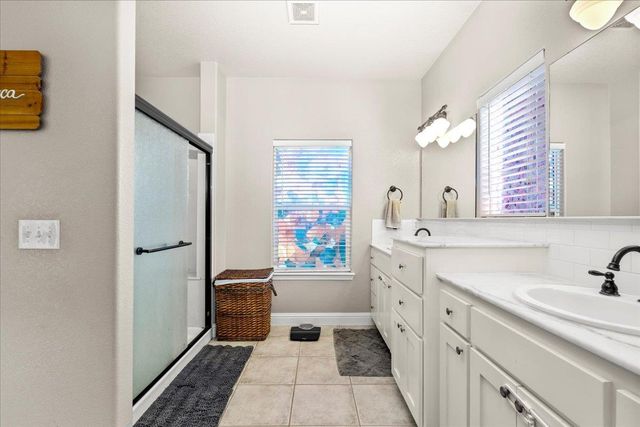 1725 Stonum Rd, Modesto, CA 95351