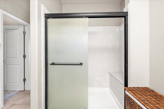 1725 Stonum Rd, Modesto, CA 95351