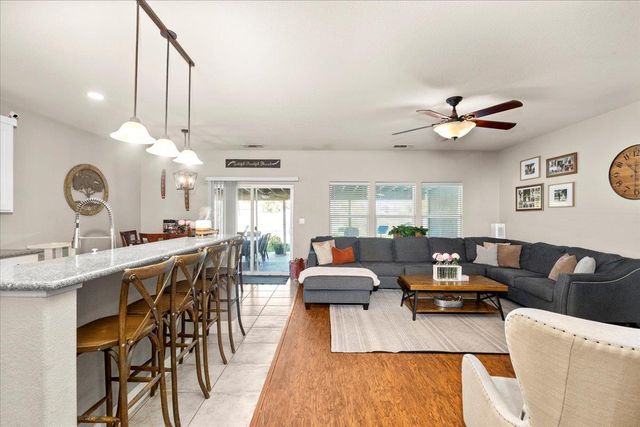 1725 Stonum Rd, Modesto, CA 95351