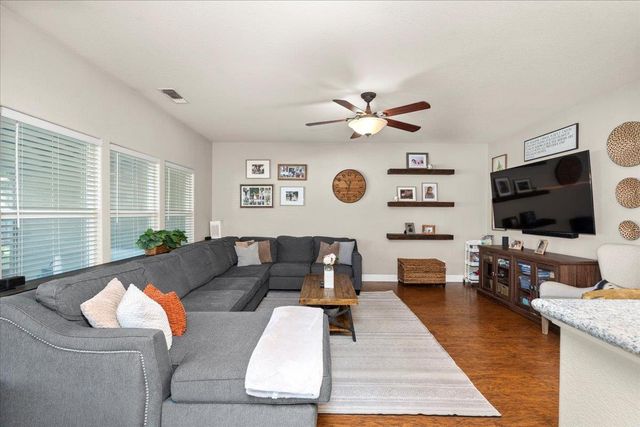 1725 Stonum Rd, Modesto, CA 95351