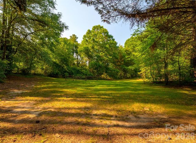 1240 Petes Road, Lincolnton, NC 28092