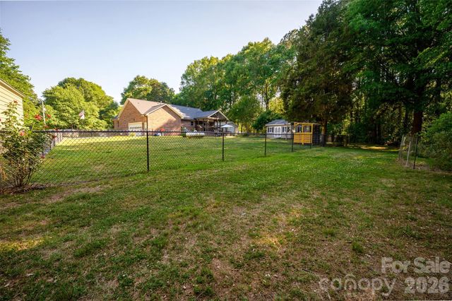 1240 Petes Road, Lincolnton, NC 28092