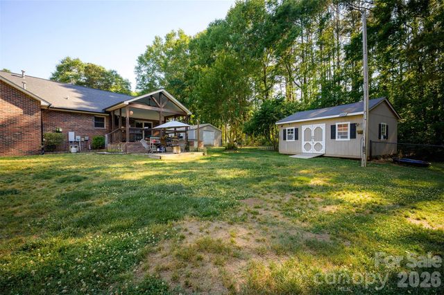 1240 Petes Road, Lincolnton, NC 28092