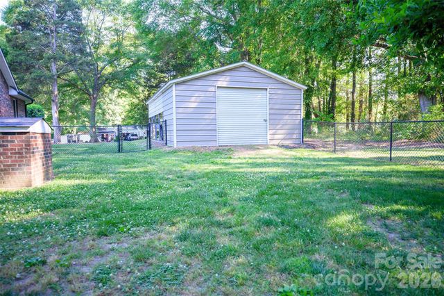 1240 Petes Road, Lincolnton, NC 28092