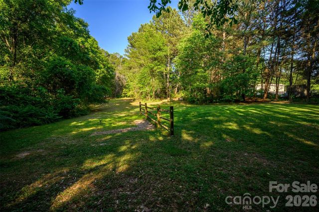 1240 Petes Road, Lincolnton, NC 28092