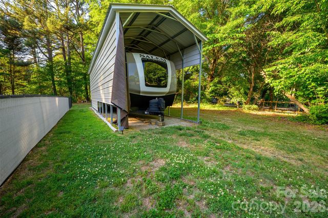 1240 Petes Road, Lincolnton, NC 28092