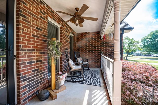 1240 Petes Road, Lincolnton, NC 28092