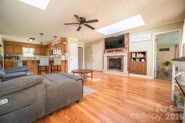 1240 Petes Road, Lincolnton, NC 28092