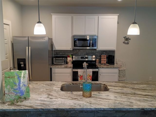 11235 Glenforest Drive, Montgomery, TX 77356