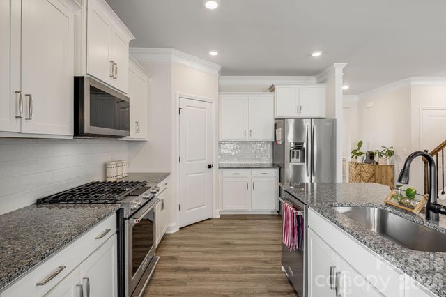 574 Fox Cove Road, Hendersonville, NC 28792