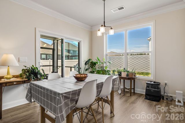 574 Fox Cove Road, Hendersonville, NC 28792