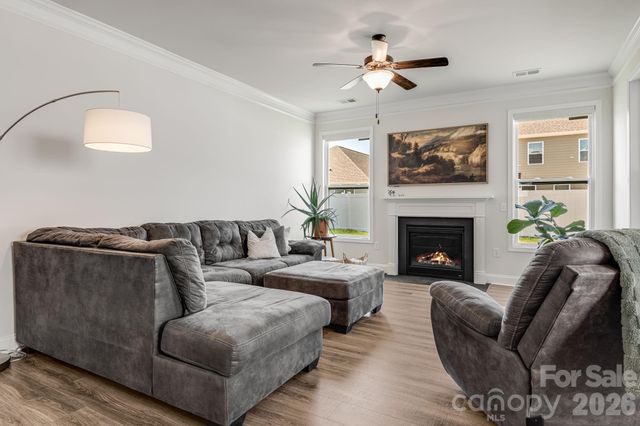 574 Fox Cove Road, Hendersonville, NC 28792