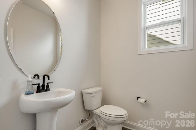 574 Fox Cove Road, Hendersonville, NC 28792