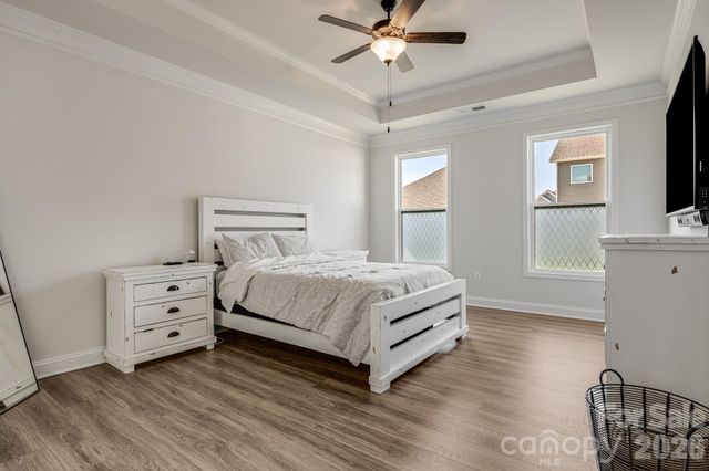 574 Fox Cove Road, Hendersonville, NC 28792