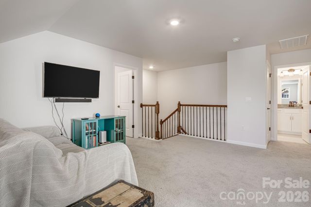 574 Fox Cove Road, Hendersonville, NC 28792