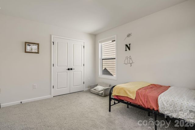 574 Fox Cove Road, Hendersonville, NC 28792