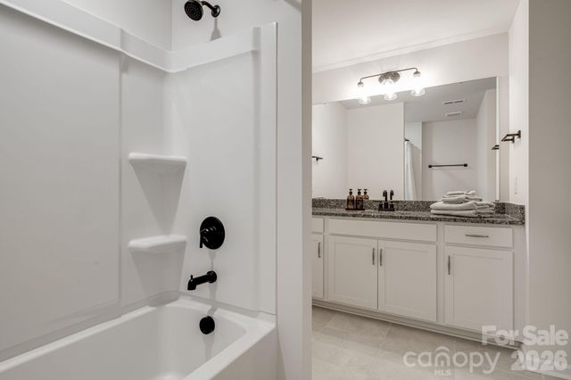 574 Fox Cove Road, Hendersonville, NC 28792