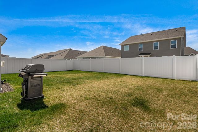 574 Fox Cove Road, Hendersonville, NC 28792